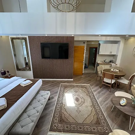 Kun Apartment *